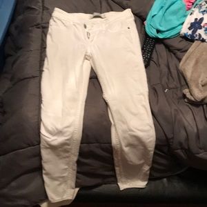 Abercrombie & Fitch white skinny jeans